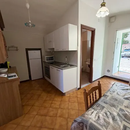 شقة Dormire Nel Parasio Nel Borgo Storico Di E Al Mare In 2 Minuti *