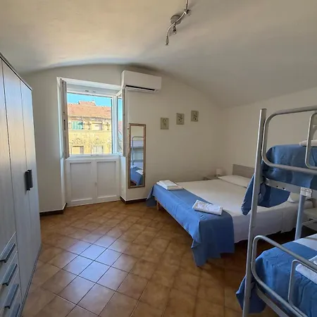 شقة Dormire Nel Parasio Nel Borgo Storico Di E Al Mare In 2 Minuti *