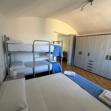 Dormire Nel Parasio Nel Borgo Storico Di E Al Mare In 2 Minuti إمبيريا