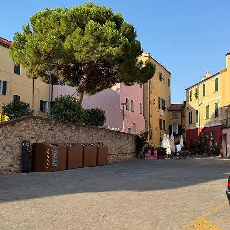Dormire Nel Parasio Nel Borgo Storico Di E Al Mare In 2 Minuti